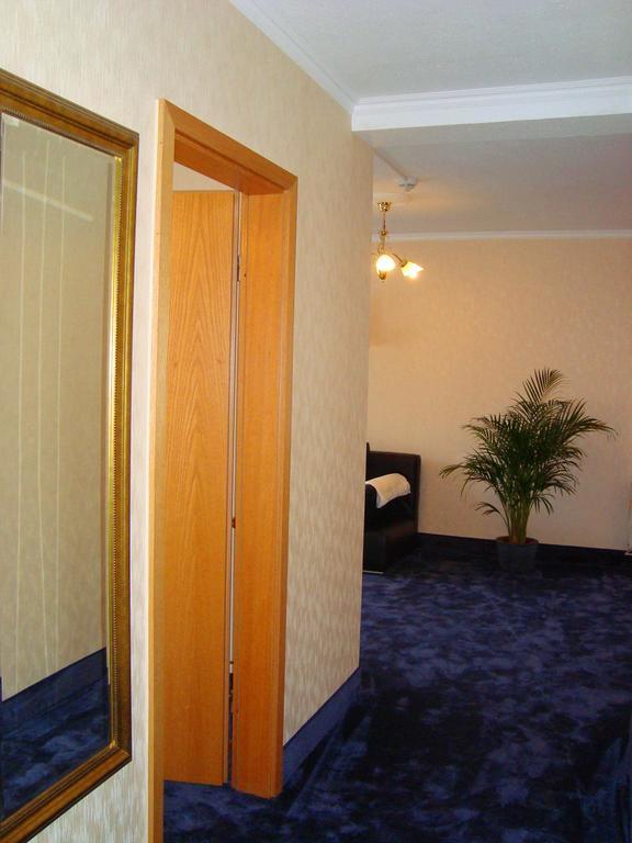 Hotel Zum Goldenen Hirsch Sankt Kilian Exterior photo