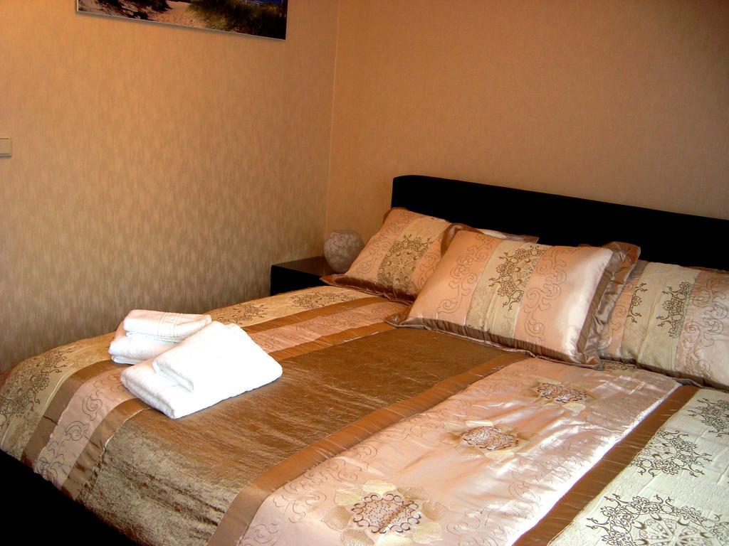 Hotel Zum Goldenen Hirsch Sankt Kilian Room photo